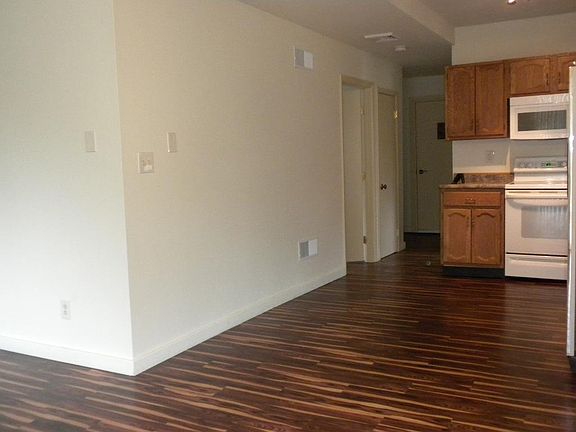 5th image of 1017 Friendly Tavern Ln
