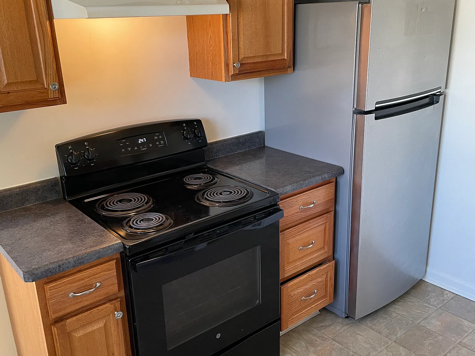 3 bed, 900 sqft, $3,400 — Photo 3