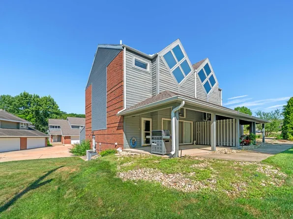 2411 Reynolds Manor Dr #2411, Ottawa, IL 61350