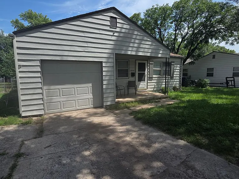 2416 W Rita St — Photo 14