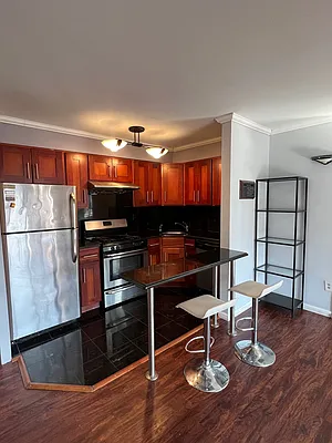 Rented by 18 REALTY | media 15