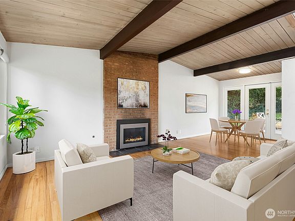 2nd image of 12017 93rd Avenue NE