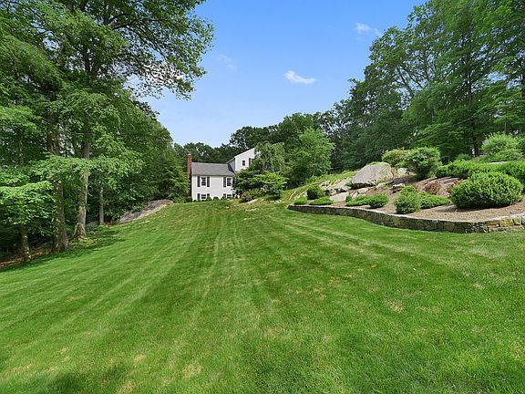 2nd image of 42 Quarry Ln