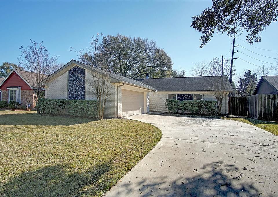 1st image of 14203 Greenway Dr