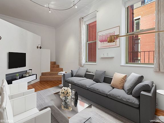 4th image of 23 Waverly Pl APT 4A