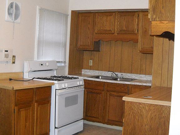 Eat-in Kitchen