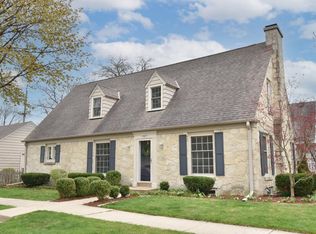 501 E Chateau Pl, Whitefish Bay, WI 53217