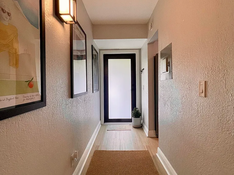 1930 SW 28th St #101 — Photo 6