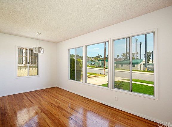 5th image of 2057 Bleakwood Ave
