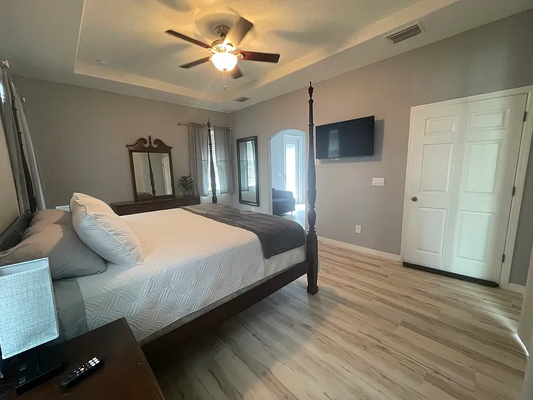 823 NW 45th Pl #1 — Photo 3