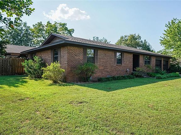 3rd image of 1407 Lilac Ave
