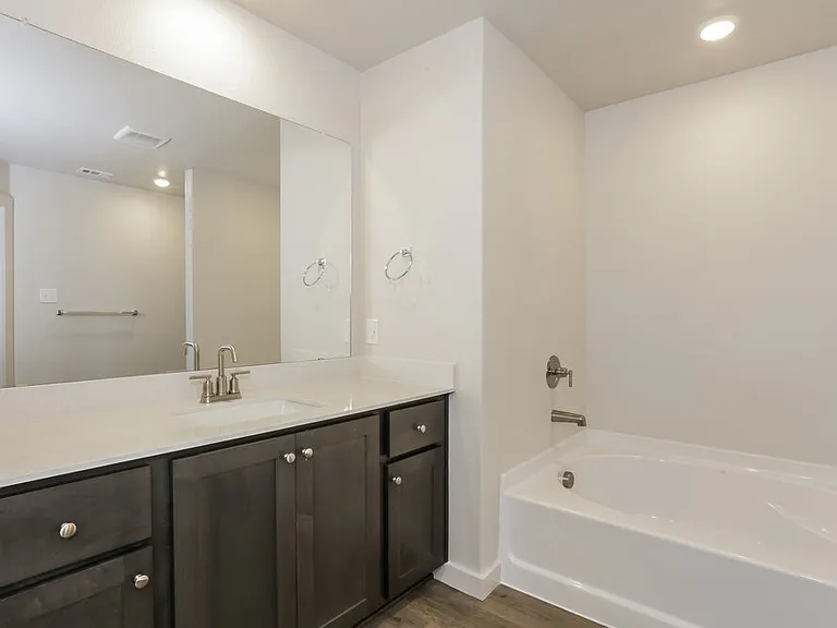 201 Julian Davis Dr — Photo 13