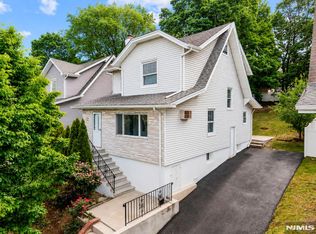 27 8th St, Ridgefield Park, NJ 07660