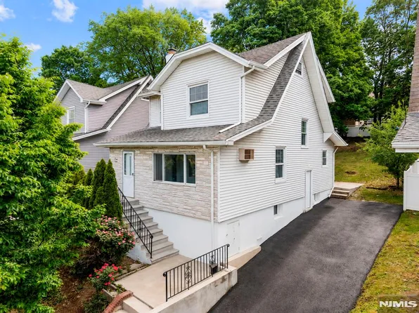 27 8th St, Ridgefield Park, NJ 07660