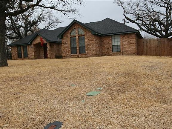 2nd image of 305 Cobb Dr