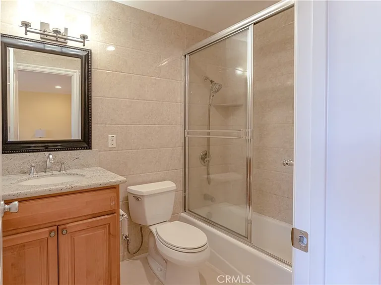 1120 Columbia Rd — Photo 14