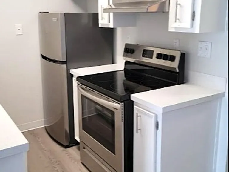 Kent Riviera Apartments — Photo 2