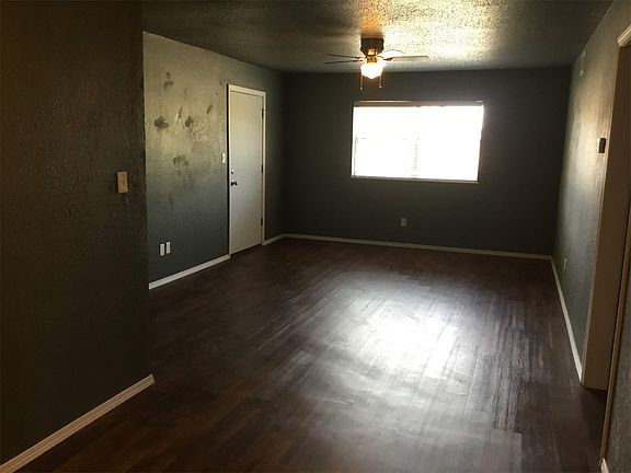 3rd image of 124 NE 23rd St APT 218