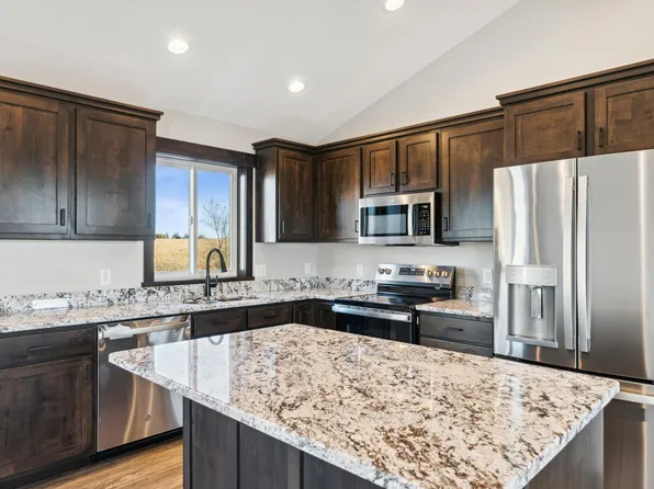 1823 Otter Way, New Richmond, WI 54017