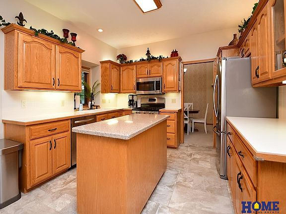 3rd image of 4101 Red Deer Dr
