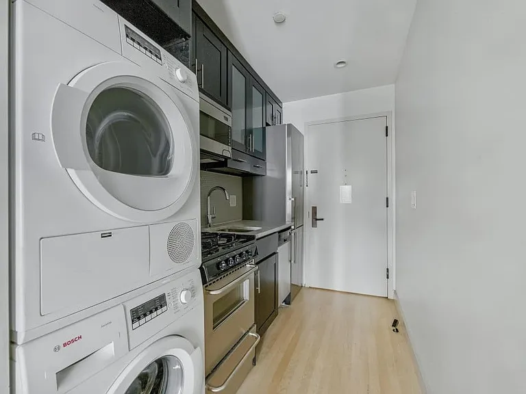 152 2nd Ave #2F — Photo 9
