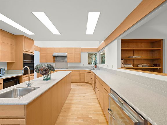 5th image of 535 English Bluff Rd