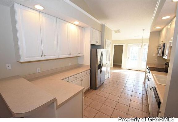 5th image of 122 B Emily Dr