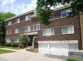 4842 Conrad St #2, Skokie, IL 60077