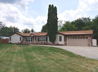 944 N Yale Ave, Villa Park, IL 60181