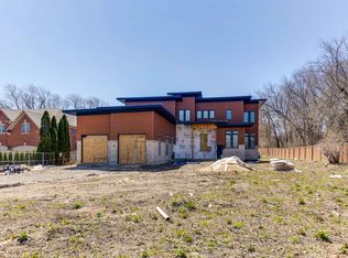 587 W Helen Rd, Palatine, IL 60067