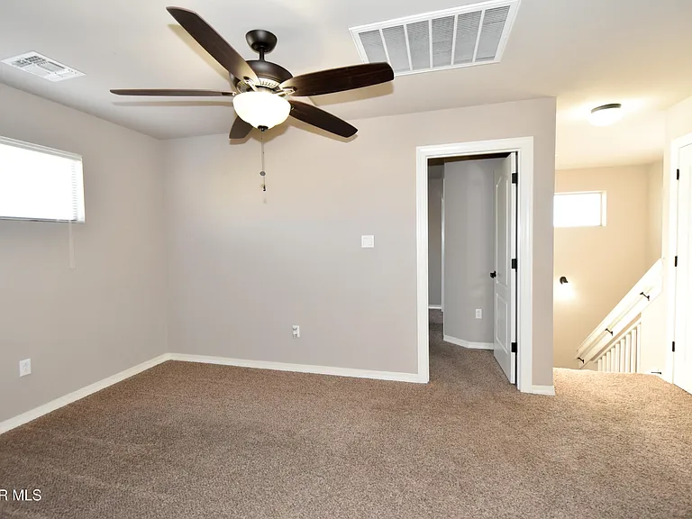 300 Saltford Pl — Photo 44