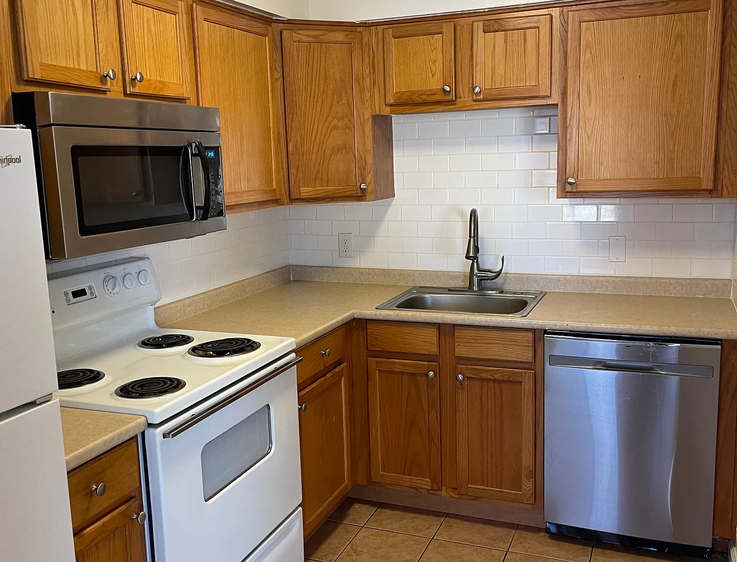 1 bed, 860 sqft, $1,100 — Photo 1