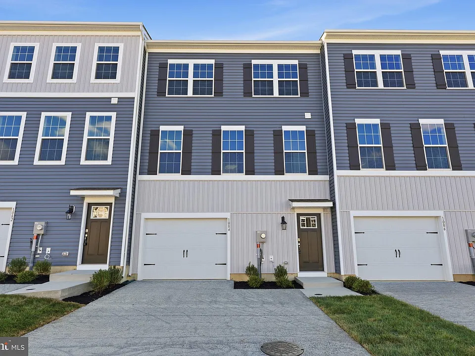 1084 Meadowlark Dr