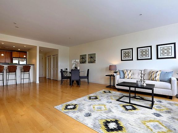 3rd image of 323 Boylston St Unit 401