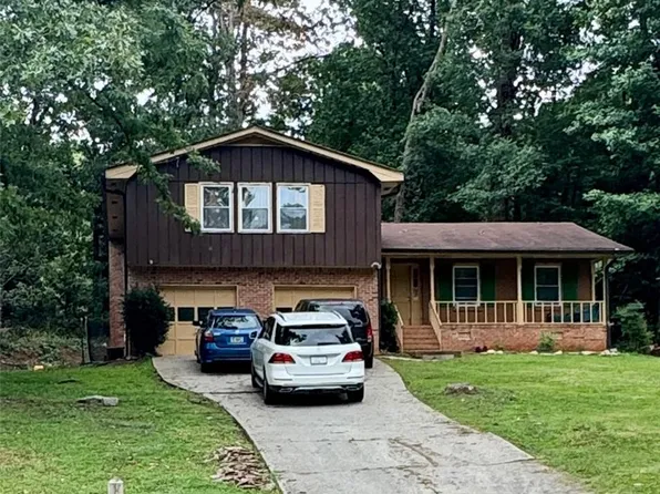 467 Allana Ct, Stone Mountain, GA 30087