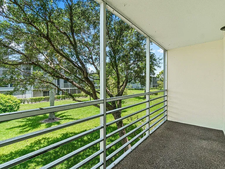 68 Suffolk Dr #68-B — Photo 17