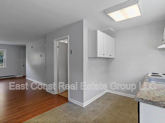 3rd image of 13628 Pennsylvania Ave APT 31