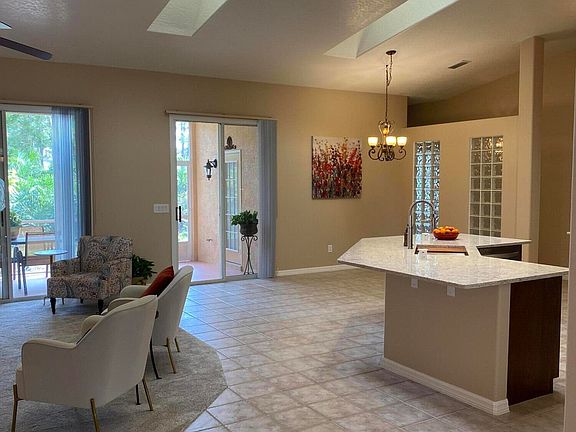 3rd image of 773 Lake Dr