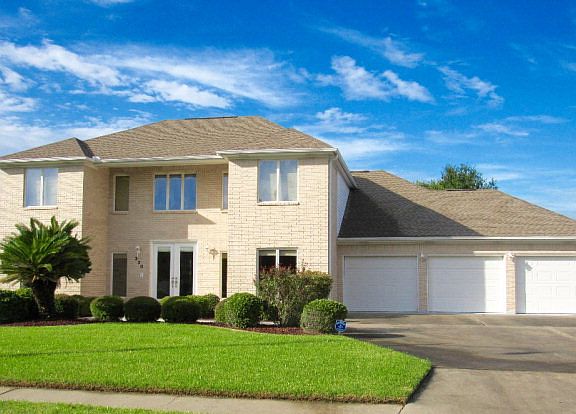 2nd image of 330 Meadowgreen Dr