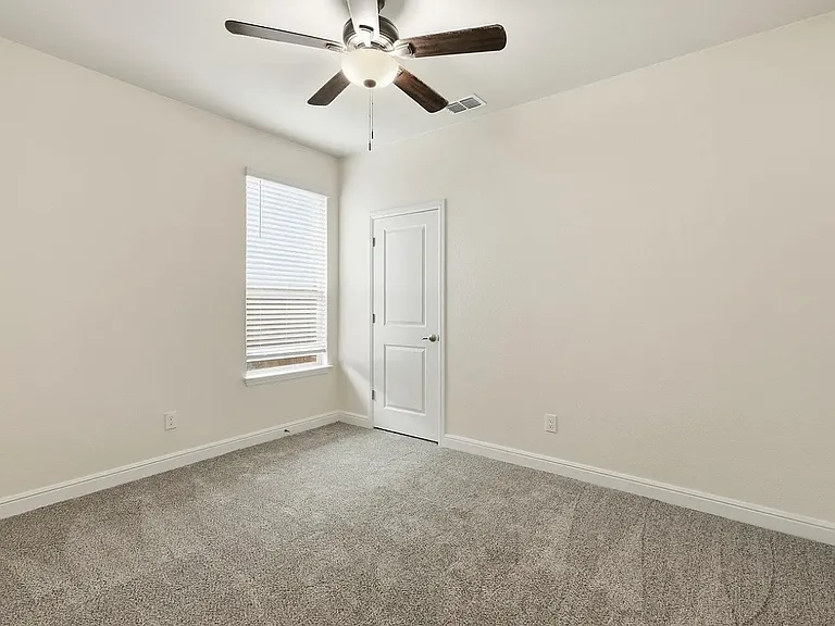 704 Wilmott Ter — Photo 13
