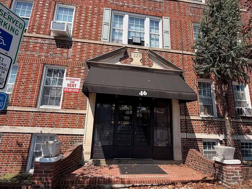 34 Eagle Ave #3A