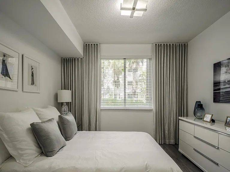 Oversized Bedrooms That Fit King Sized Beds