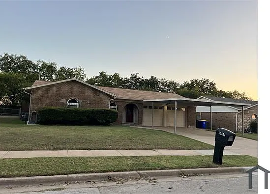 4 bed, 1588 sqft, $2,500 — Photo 2