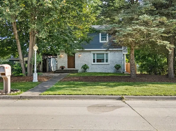5420 NW 66th Ave, Johnston, IA 50131