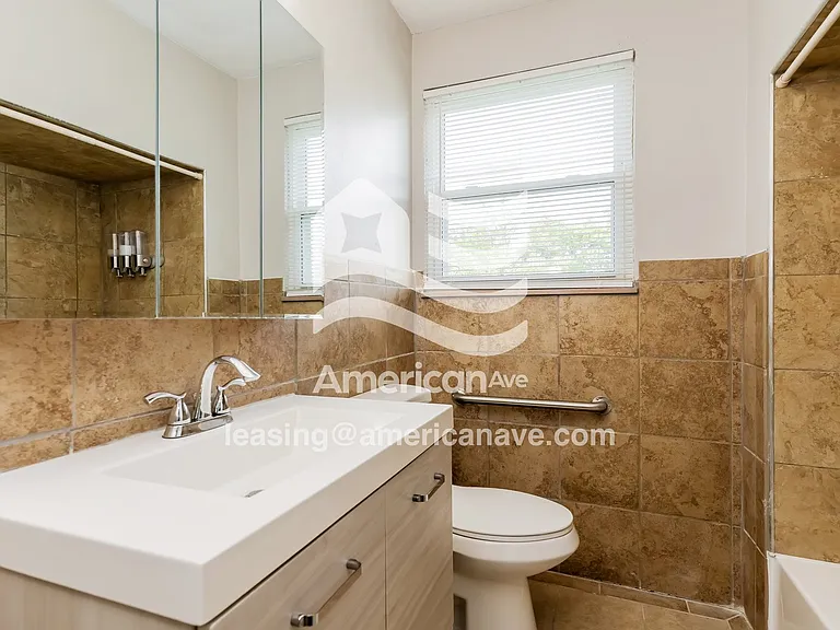 480678_009_wm_-_main_bathroom_13193797.jpg