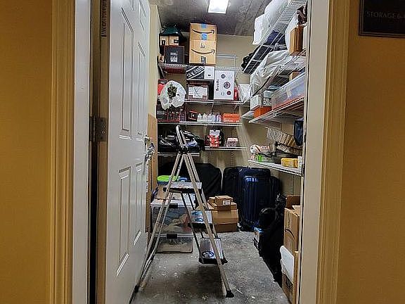 4th image of 300 W 5th St APT 605