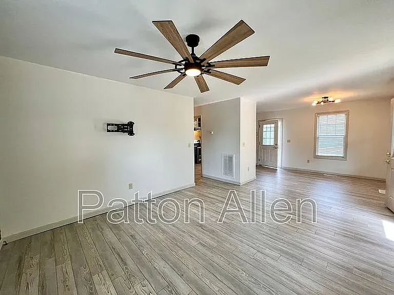 130 Warren Haynes Dr — Photo 3