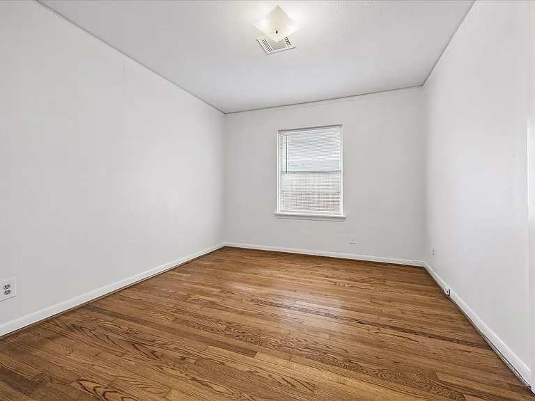 4029 McDermed Dr — Photo 12