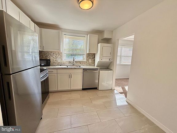 5th image of 6 Florence Tollgate Pl Unit 3