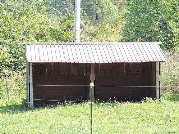 5th image of 579 E Starbuck Ln